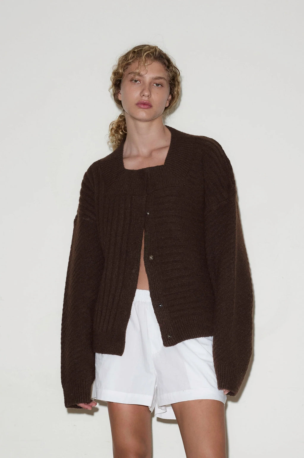 DEIJI SQUARE CARDIGAN IN DARK BROWN