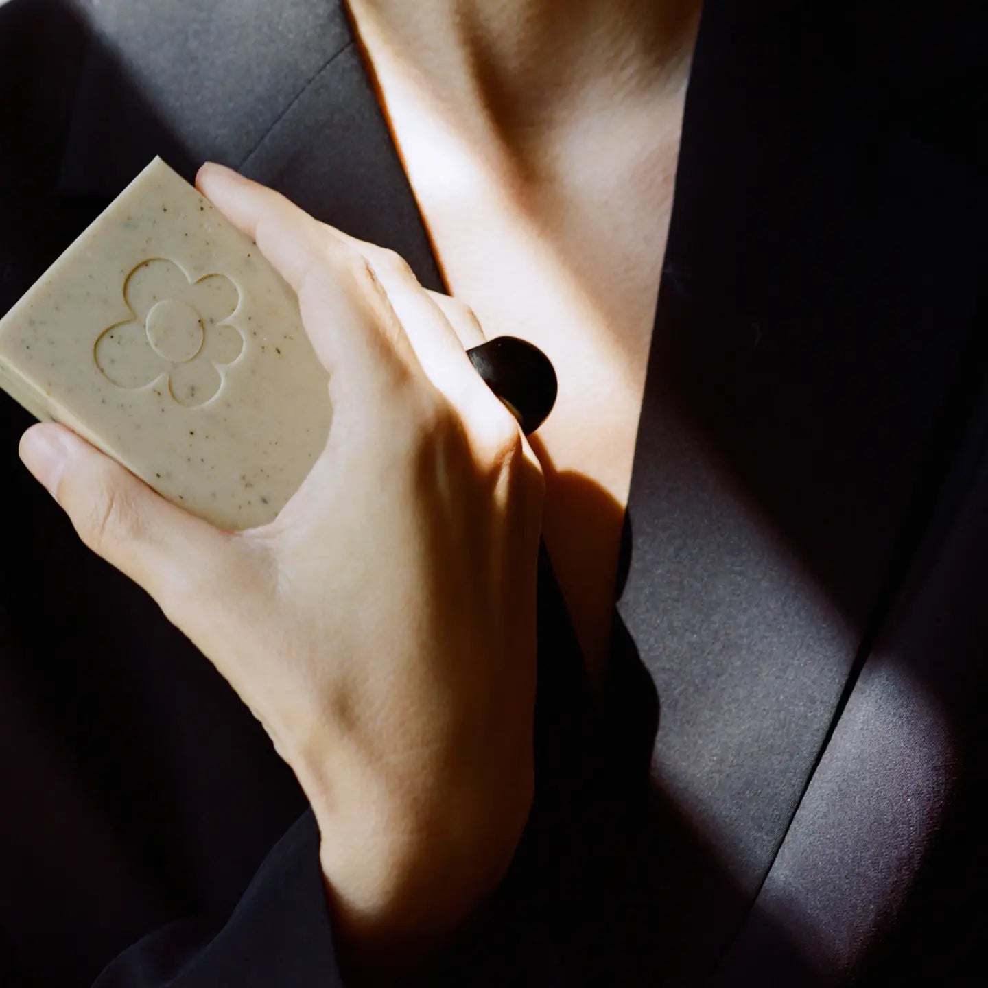 ACTIVIST A.M.S MANUKA BOTANICAL SOAP