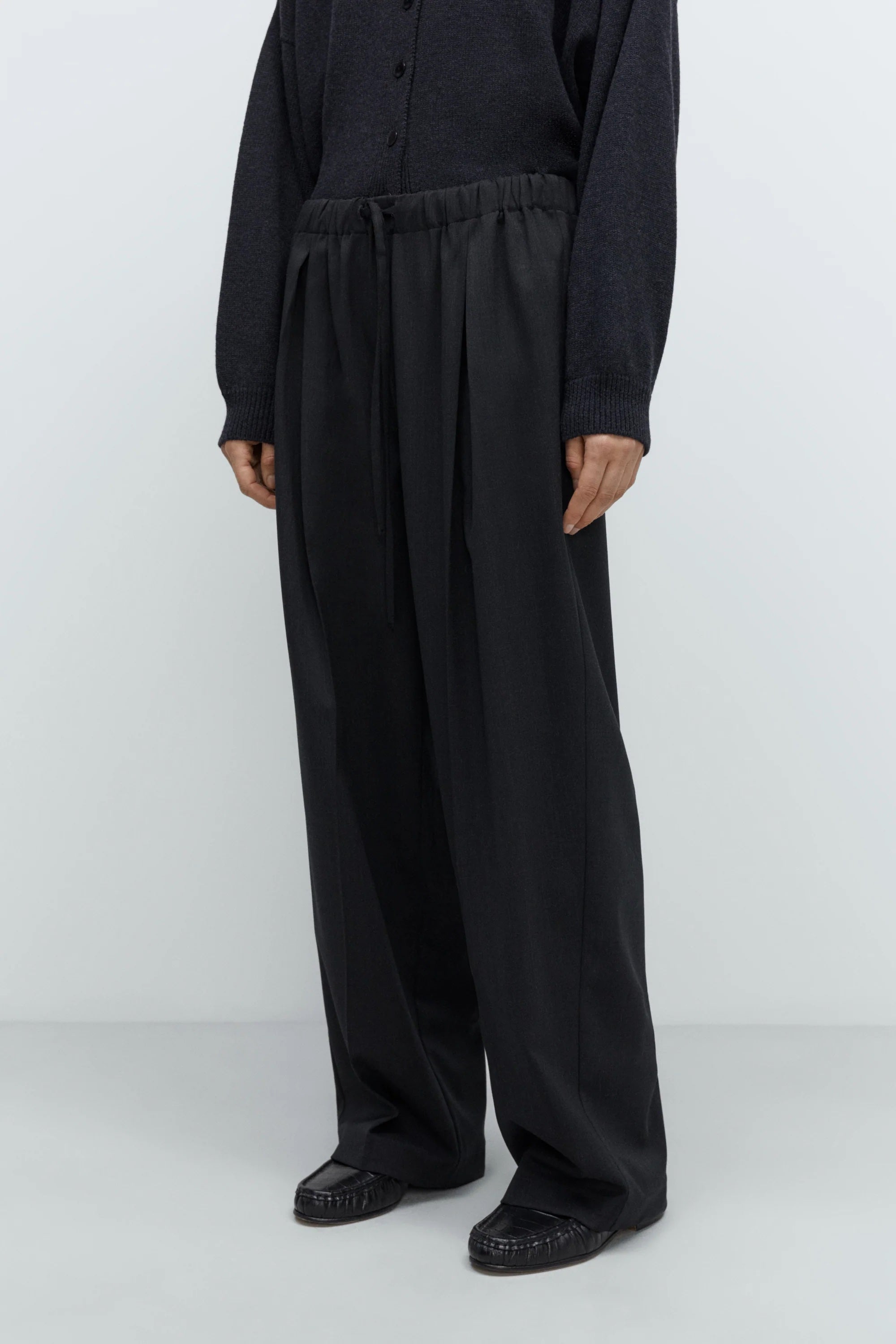 CORDERA PLEATED RELAXED PANTS ANTHRACITE