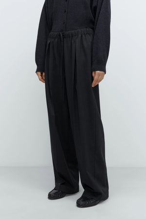 CORDERA PLEATED RELAXED PANTS ANTHRACITE