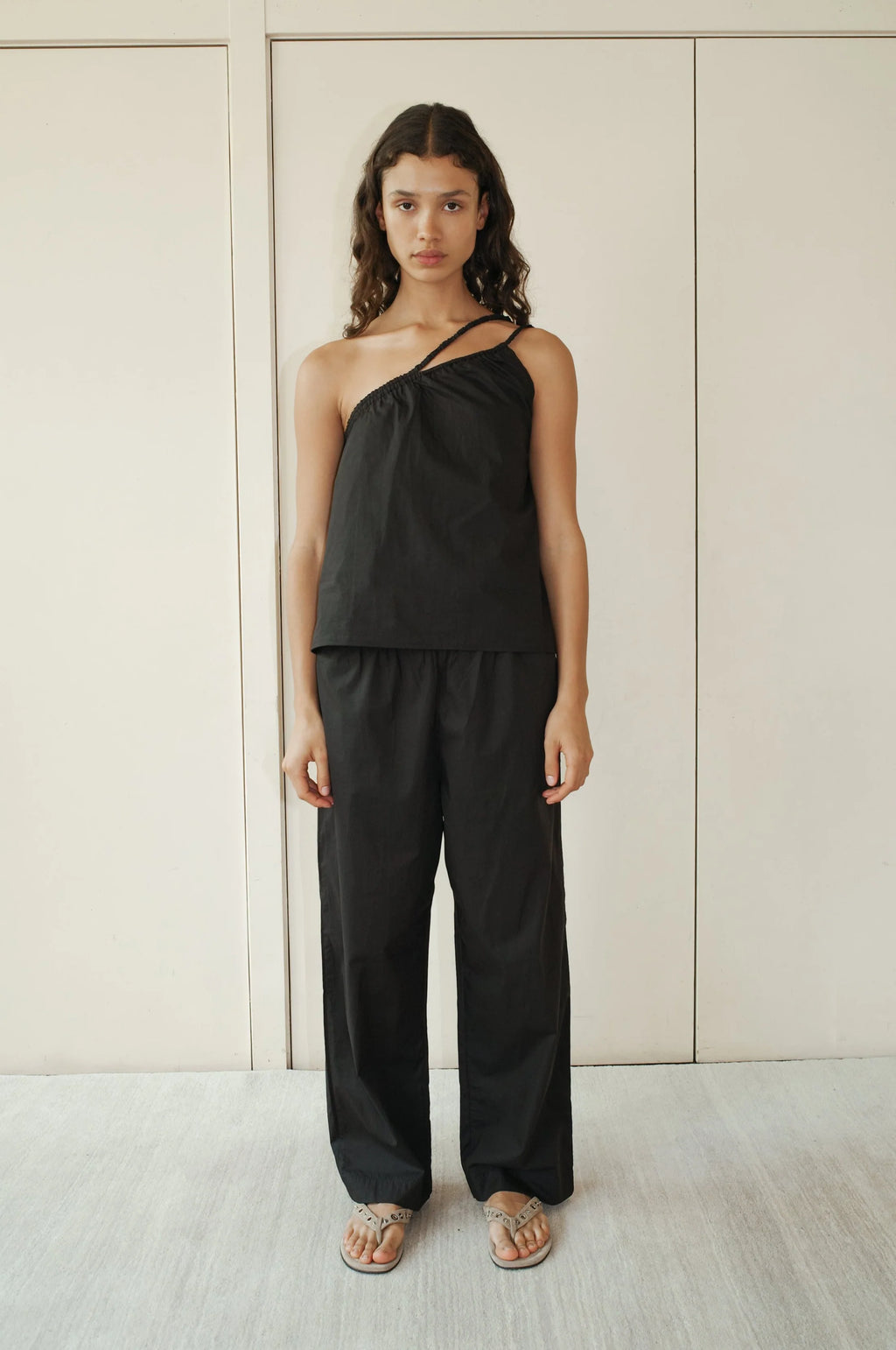 DEIJI STUDIOS EASE TROUSER IN BLACK