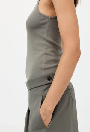 ST. AGNI ADJUSTABLE PANTS IN SMOKEY OLIVE