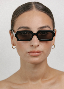 VELVET CANYON REVOLUTION IN BLACK