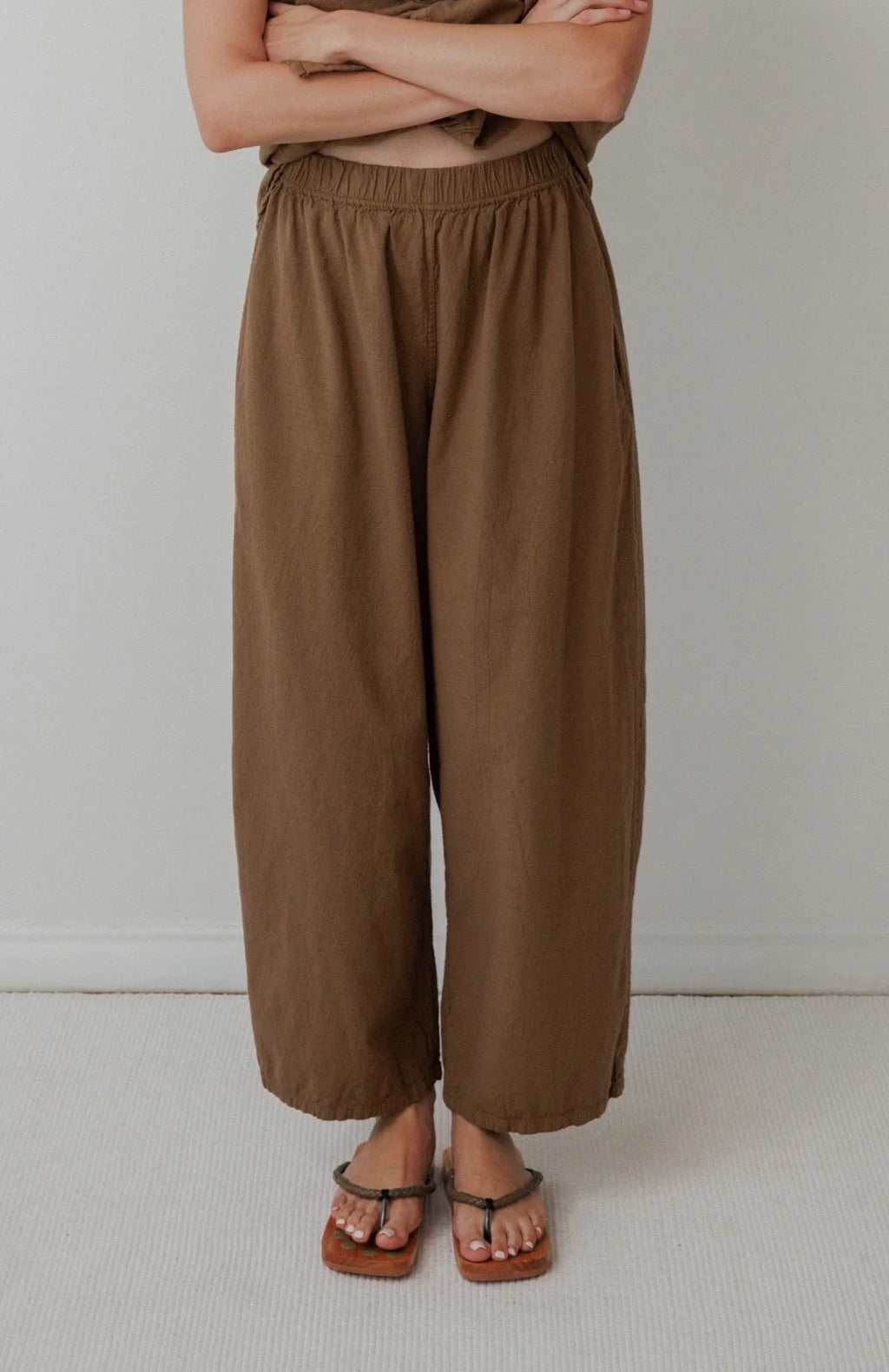 WOL HIDE WIDE TROUSER IN SEPIA