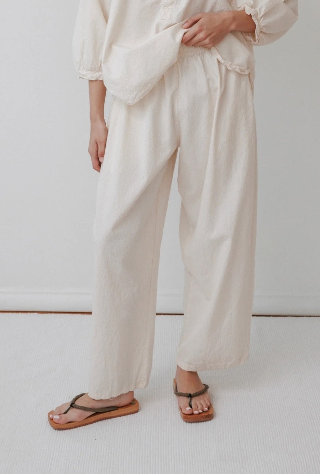 WOL HIDE WIDE TROUSER IN NATURAL