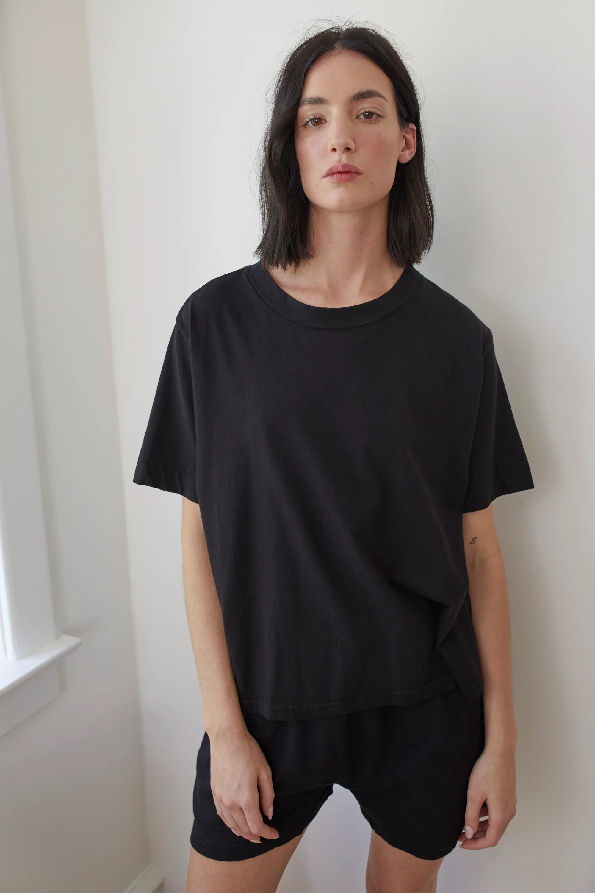 WOL HIDE EASY BOX TEE IN BLACK