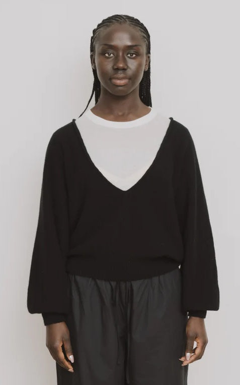 BASERANGE SOAR V NECK IN RECYCLED CASHMERE