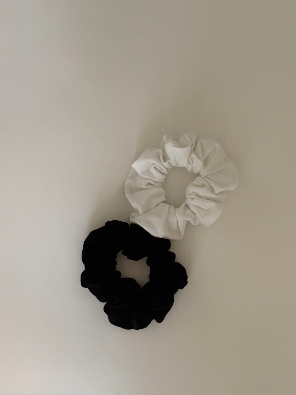 GIL RODRIGUEZ SCRUNCHIE
