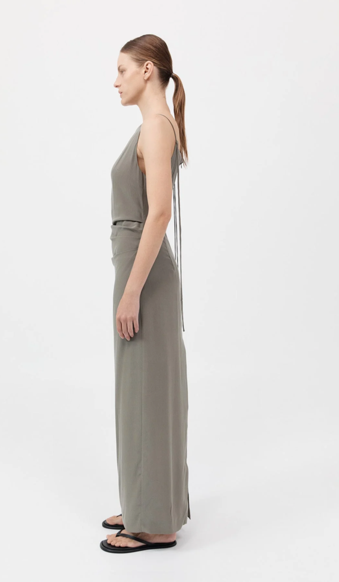 ST. AGNI SILK TUCK DRESS IN SMOKEY OLIVE