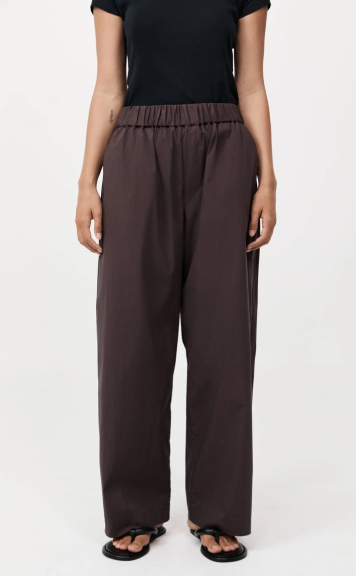 ST. AGNI RELAXED PANTS IN CHOCOLATE PLUM