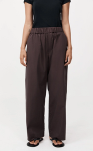 ST. AGNI RELAXED PANTS IN CHOCOLATE PLUM