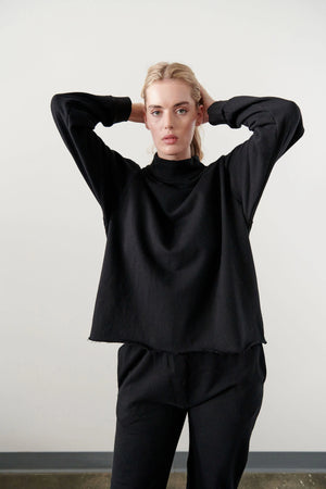 WOL HIDE MOCKNECK IN BLACK